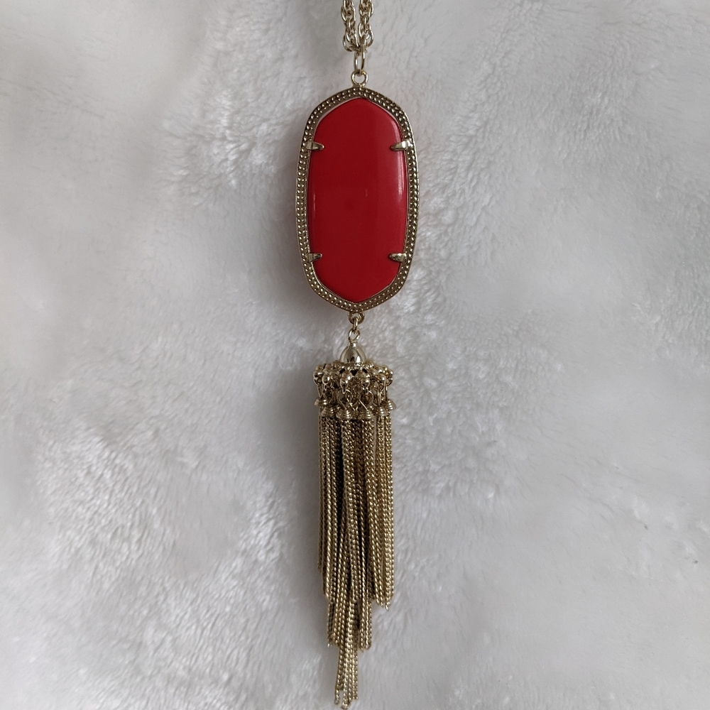 Kendra Scott necklace